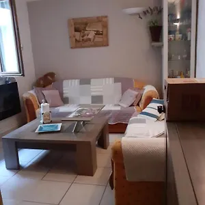  Hébergement de vacances L'oustalet
